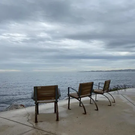 With Sea And Mountain Views En Piso Compartido 1 O 2 Personas Bed & Breakfast