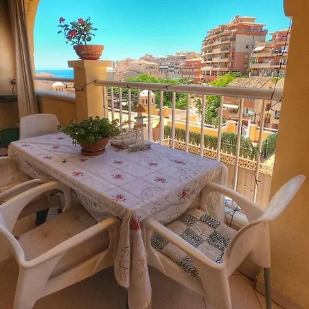 Sea And Mountain View Room With Pool- Habitacion Piso Compartido Para 1 Persona *