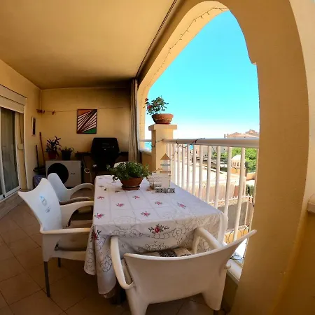 Bed & Breakfast Sea And Mountain View Room With Pool- Habitacion Piso Compartido Para 1 Persona