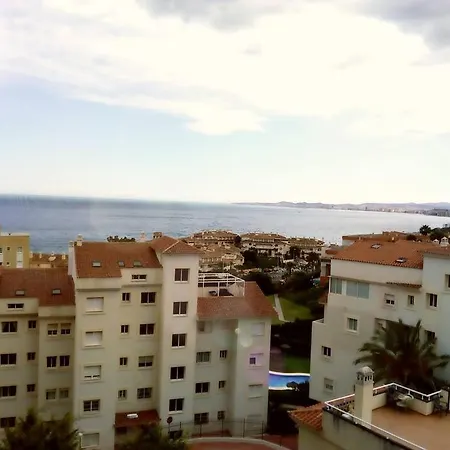 Sea And Mountain View Room With Pool- Habitacion Piso Compartido Para 1 Persona * Benalmádena